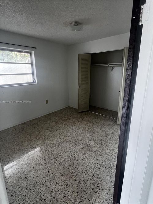 apt-2-619 Sw 11th Ave, Miami, FL, 33130-3162 | Card Image