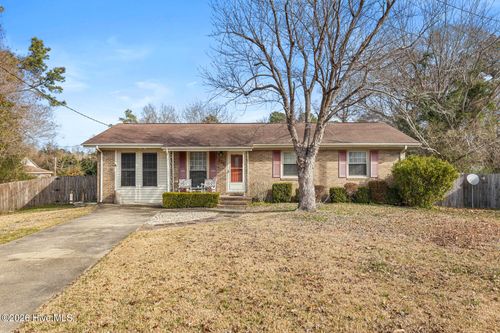 111 Yorkshire Dr, Jacksonville, NC, 28546-8444 | Card Image