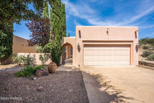 1561 Fairway Village Dr, Las Cruces, NM, 88007-4832 | Card Image