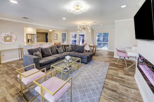 9007 Beverlyhill St, Houston, TX, 77063-4914 | Card Image
