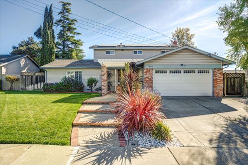 7997 Via Zapata, Dublin, CA, 94568-1333 | Card Image