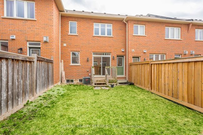 7 Mclaughlin Ave, House attached with 3 bedrooms, 3 bathrooms and 2 parking in Milton ON | Image 40