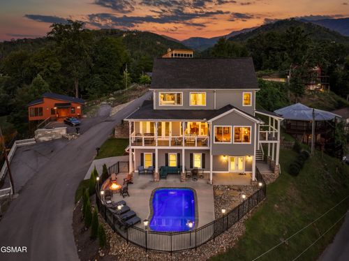 135 W Holly Ridge Rd, Gatlinburg, TN, 37738 | Card Image