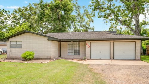 433 Southern Oaks Dr, Lake Jackson, TX, 77566-4513 | Card Image