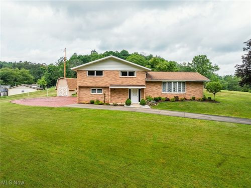 2664 Kohl Dr Ne, New Philadelphia, OH, 44663-1407 | Card Image