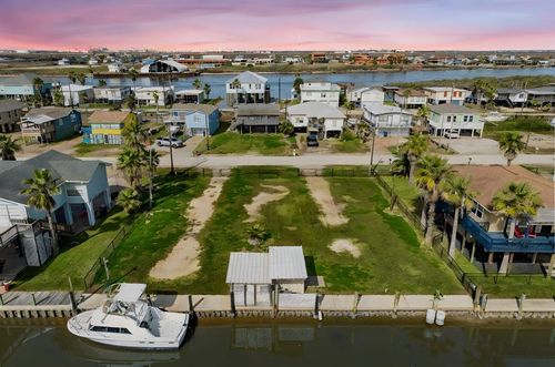 402 Shark Ln, Surfside Beach, TX, 77541-6903 | Card Image