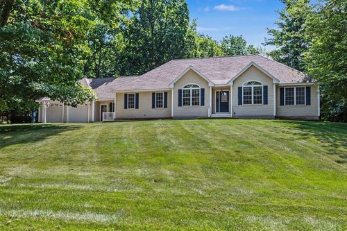 5 Cardinal Circle, Derry, NH, 03038 | Card Image