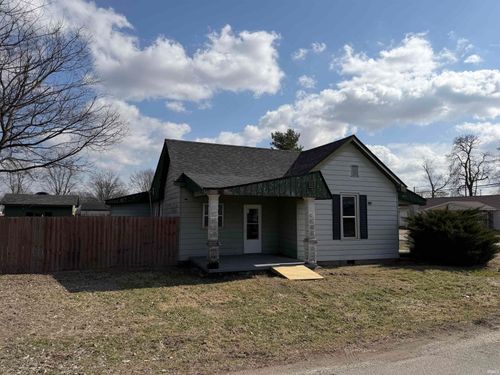 420 Worthington St, Worthington, IN, 47471-1018 | Card Image