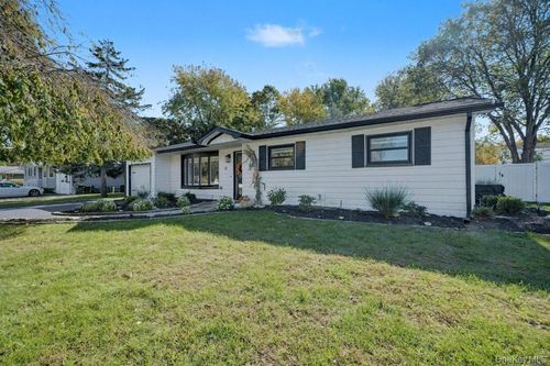 12 Pheasant Dr, Commack, NY, 11725-4913 | Card Image