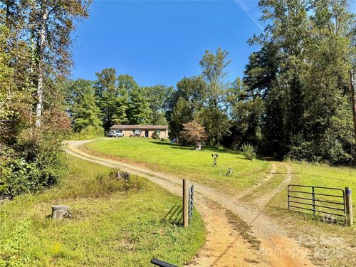 4676 Woodchuck Ln, Lenoir, NC, 28645-4030 | Card Image