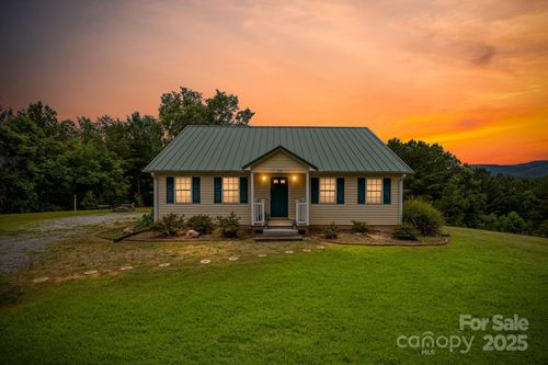303 Ridgeview Dr, Mill Spring, NC, 28756 | Card Image