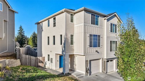 934 Nw Highgarden Dr, Bremerton, WA, 98311-7807 | Card Image