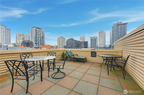 apt-208-2324 1st Ave, Seattle, WA, 98121-1696 | Card Image