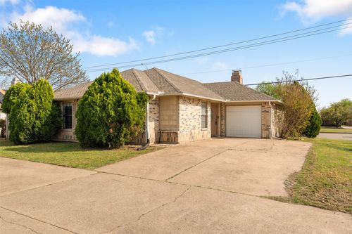 6700 Oriole Ct, Fort Worth, TX, 76137-2302 | Card Image
