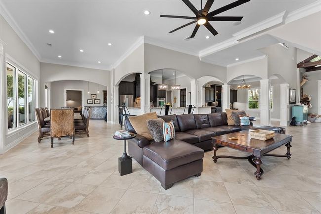 2112 Washington Ave, House other with 3 bedrooms, 4 bathrooms and 7 parking in Alvin TX | Image 12