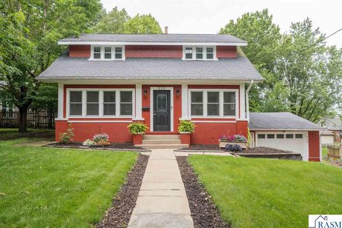 520 3rd St S, Waterville, MN, 56096-1418 | Card Image