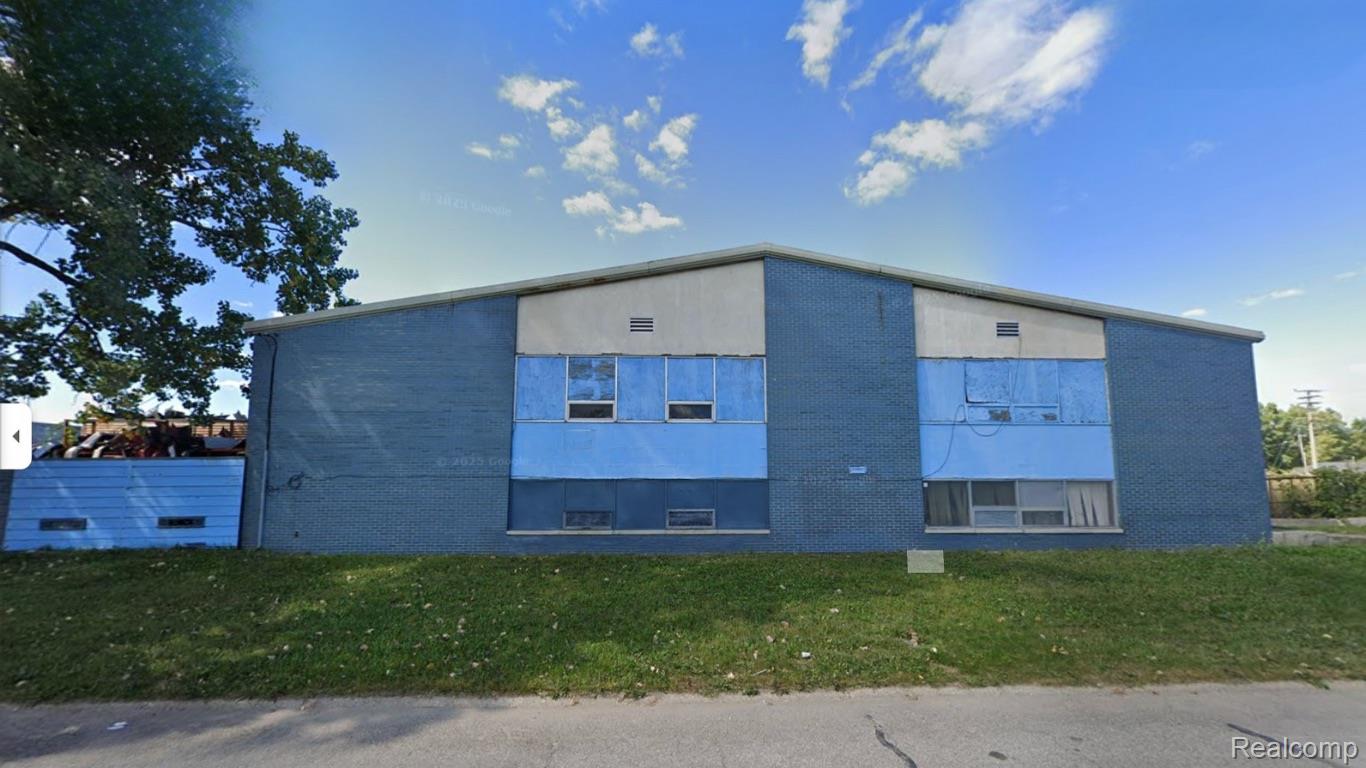 Commercial Sale in Detroit 3