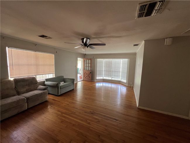 4817 Lansdown Dr, House other with 3 bedrooms, 2 bathrooms and null parking in Corpus Christi TX | Image 4