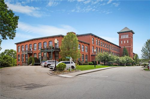 309-1 Tupperware Dr, North Smithfield, RI, 02896-6876 | Card Image