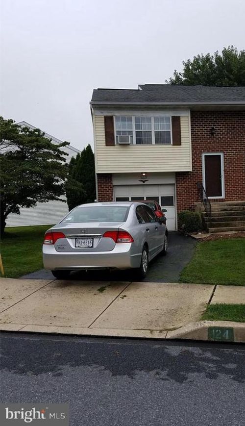124 Pickwick Pl, MILLERSVILLE, PA, 17551-1339 | Card Image