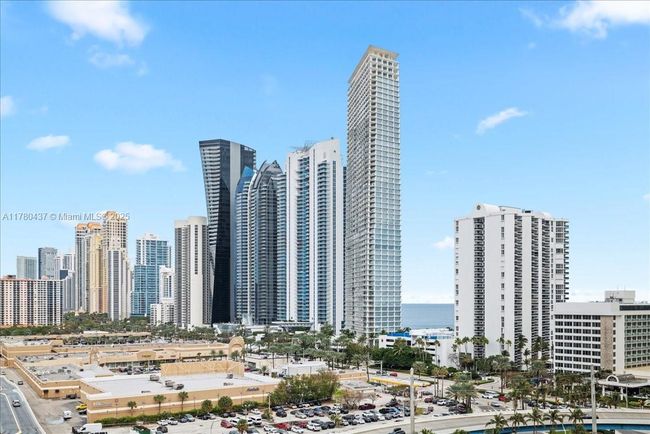 UNIT-1202 - 200 Sunny Isles Blvd, Condo with 3 bedrooms, 2 bathrooms and null parking in Sunny Isles Beach FL | Image 6