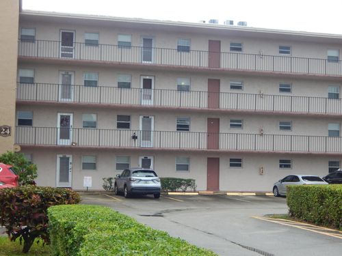 apt-204-225 Bonnie Blvd, Palm Springs, FL, 33461-1327 | Card Image