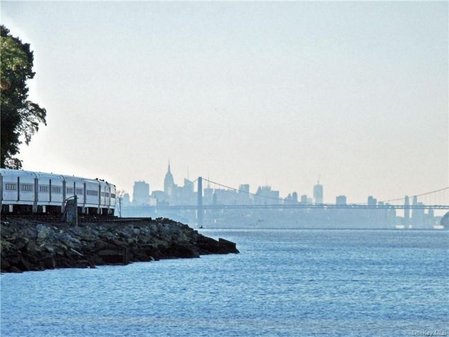 Hastings on Hudson is a quick and picturesque express commute via Metro North to NYC. | Image 24