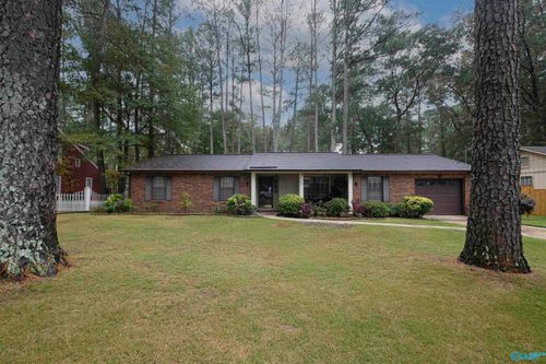 803 Longbow Dr Sw, Decatur, AL, 35603-1319 | Card Image