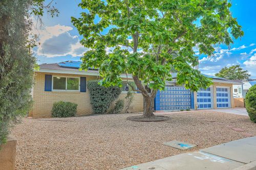 2905 Claremont Pl Ne, Albuquerque, NM, 87110-3242 | Card Image