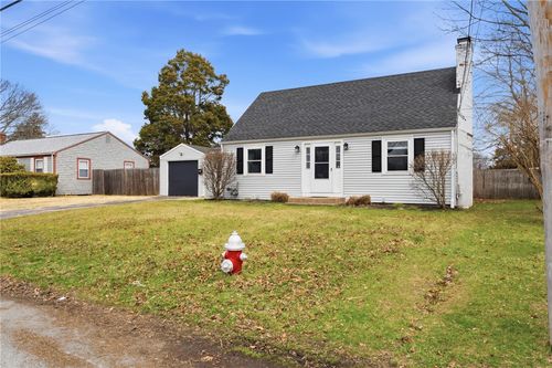 136 Missouri Dr, Warwick, RI, 02886-8119 | Card Image