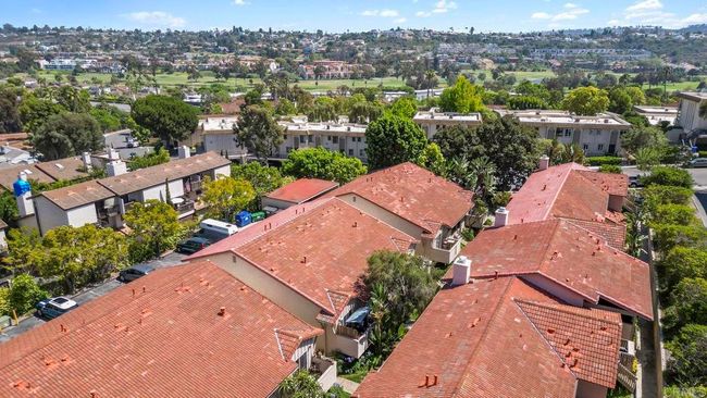 UNIT-13 - 2352 Altisma Way, Condo with 2 bedrooms, 2 bathrooms and 2 parking in Carlsbad CA | Image 30