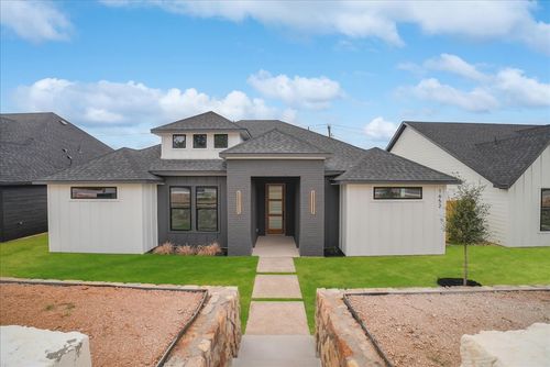 1652 W Wintergreen Rd, Lancaster, TX, 75134 | Card Image