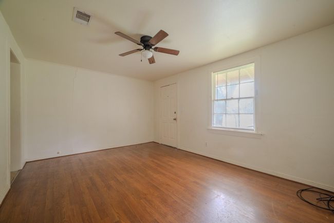 1005 Center St, House other with 3 bedrooms, 2 bathrooms and null parking in Wharton TX | Image 9