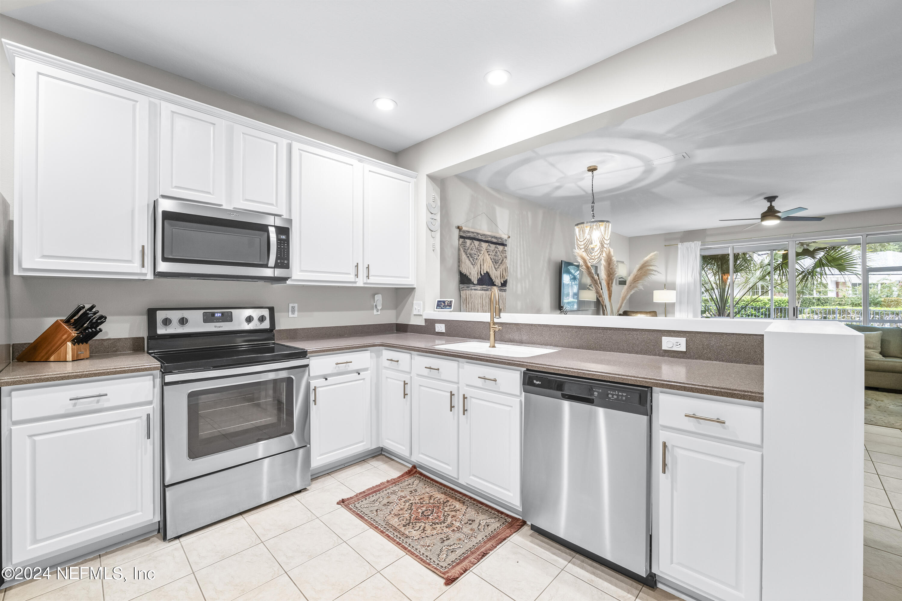 Stone Pond Dr, Jacksonville, FL 32224
