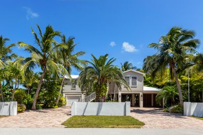 17054 Coral Dr, Sugarloaf, FL | Image 2