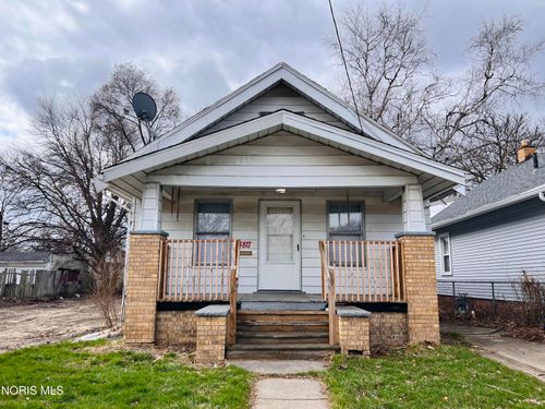 3817 Burton Ave, Toledo, OH, 43612-1135 | Card Image