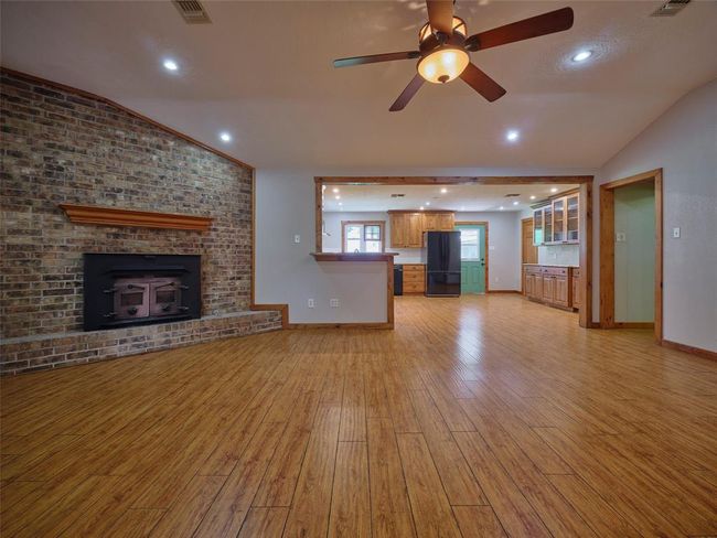 12021 Fm 1994 Rd, House other with 4 bedrooms, 3 bathrooms and 4 parking in Guy TX | Image 8