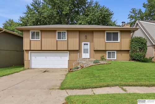 11568 Rambleridge Rd, Omaha, NE, 68164-1465 | Card Image
