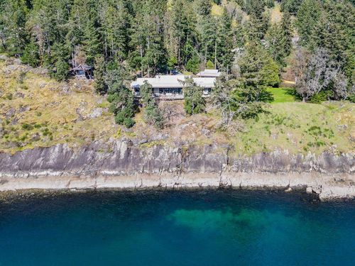 1369 Mackinnon Road, Pender Island, BC, V0N2M1 | Card Image