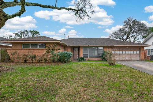 10814 Moonlight Dr, Houston, TX, 77096-6226 | Card Image