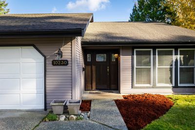 10230 158 St, House other with 3 bedrooms, 2 bathrooms and 6 parking in Surrey BC | Image 2