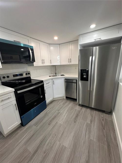 apt-315-7705 Sw 86th St, Miami, FL, 33143-7227 | Card Image