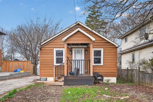 452 Montrave Ave, Oshawa, ON, L1J4S7 | Card Image
