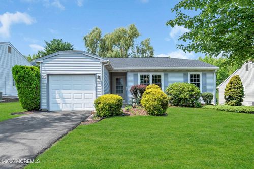 5 Lakeview Dr, Marlboro, NJ, 07746-1703 | Card Image