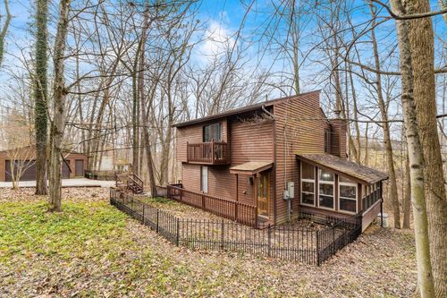 813 Kickapoo Ct, Hideaway Hls, OH, 43107 | Card Image