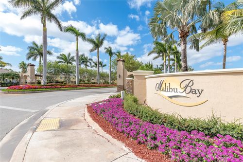 1212 Ne 32nd Ter, Homestead, FL, 33033-5322 | Card Image