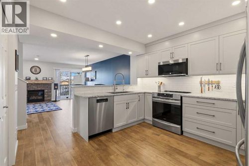 85 Cedarview Mews Sw, Calgary, AB, T2W6H8 | Card Image