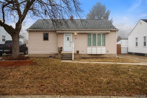 31004 Barton St, Garden City, MI, 48135-1375 | Card Image