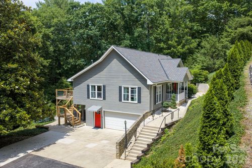 153 Skyview Cir, Asheville, NC, 28804-2763 | Card Image