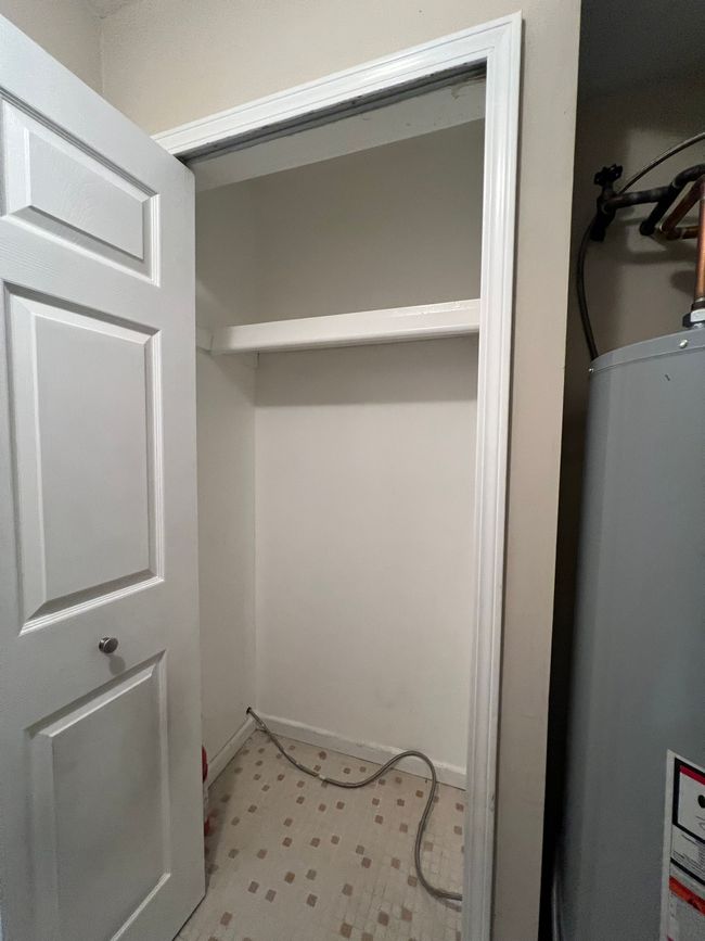 LG CLOSET IN LAUNDRY ROOM (2'6"X2') | Image 22